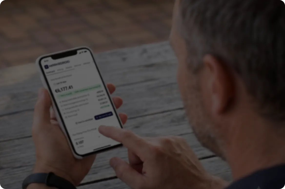 Person checking the MarkeDroid app on their phone